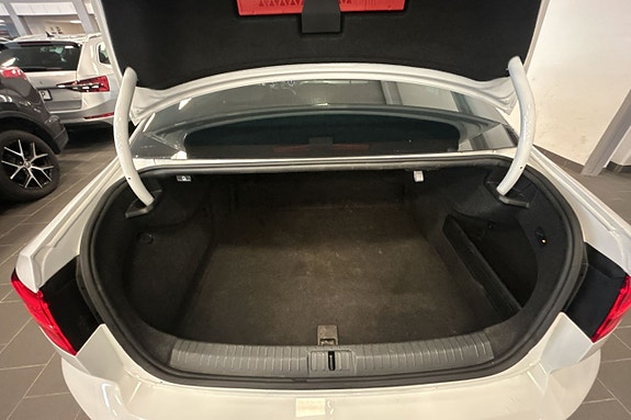 Volkswagen Passat 24 of 25