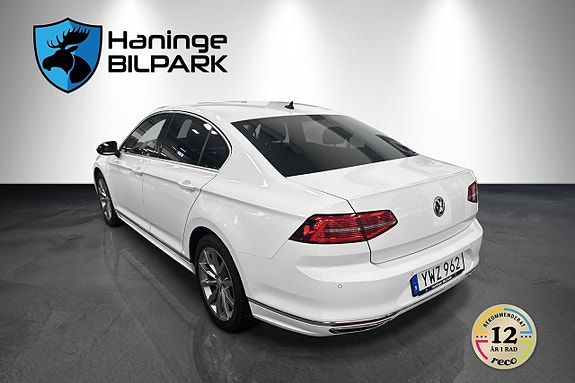 Volkswagen Passat 8 of 25