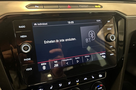 Volkswagen Passat 17 of 25