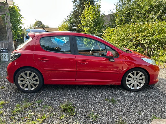 Peugeot 207 2 of 4