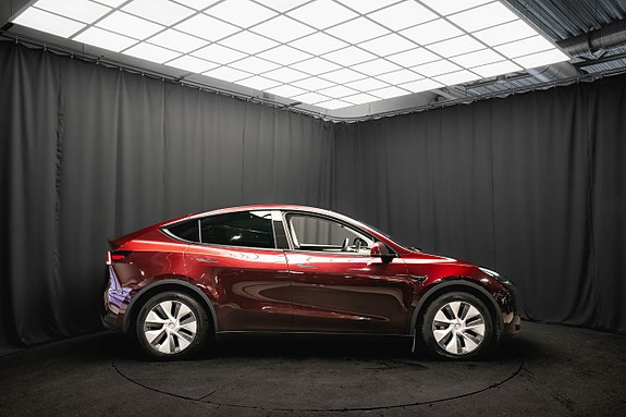Tesla Model Y 6 of 22