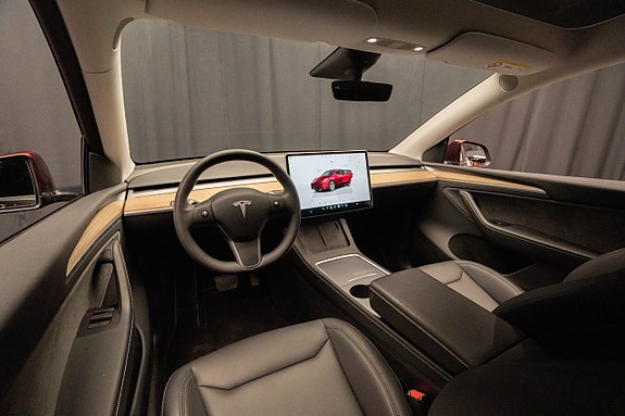 Tesla Model Y 11 of 22