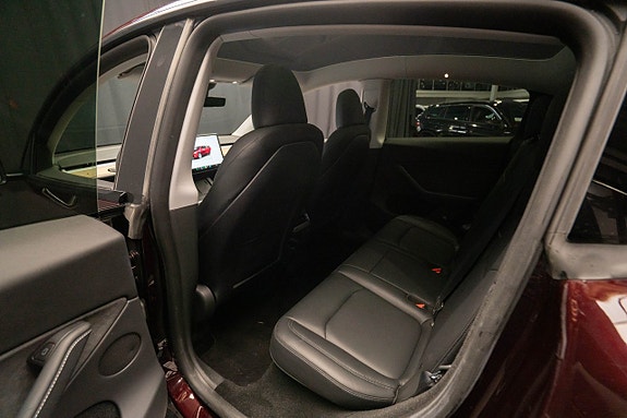 Tesla Model Y 19 of 22