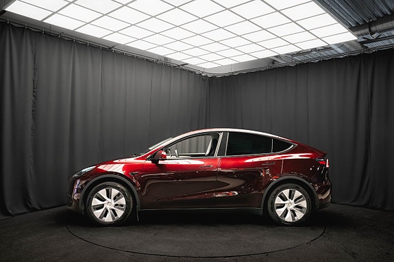 Tesla Model Y 10 of 22
