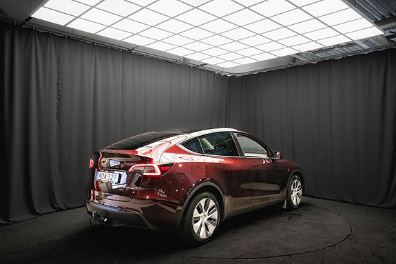Tesla Model Y 7 of 22