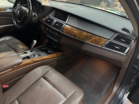 BMW X5 8 of 18