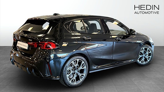 BMW 120 2 of 9