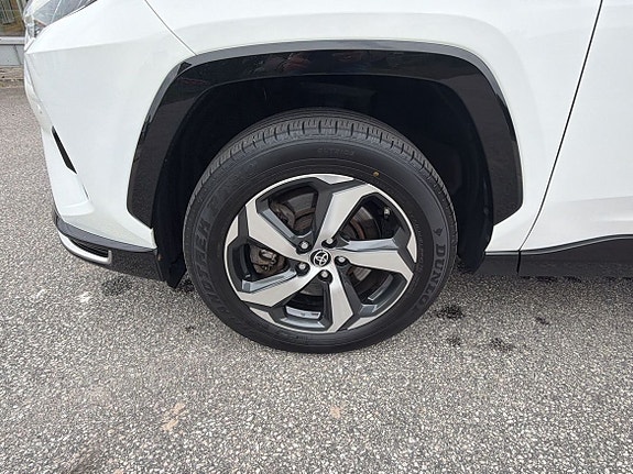 Toyota RAV4 23 of 23