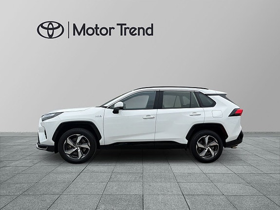 Toyota RAV4 4 of 23