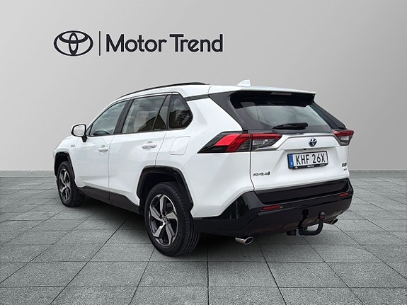 Toyota RAV4 3 of 23