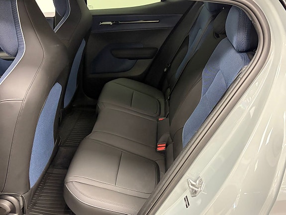 Volvo EX30 15 of 21