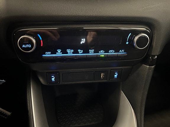 Toyota Yaris 28 of 30