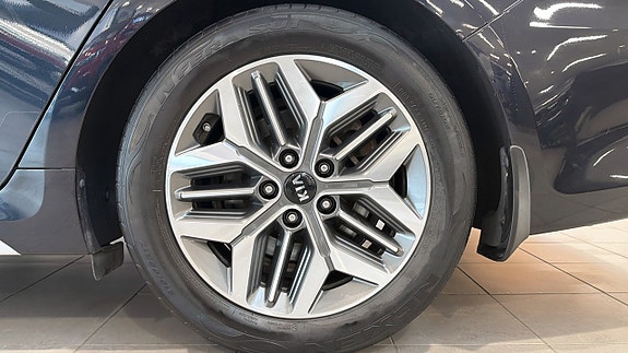 Kia Optima 8 of 26