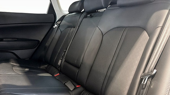 Kia Optima 13 of 26