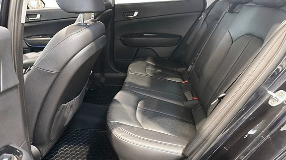 Kia Optima 12 of 26