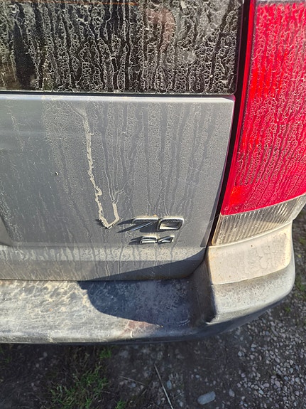 Volvo V70 4 of 5