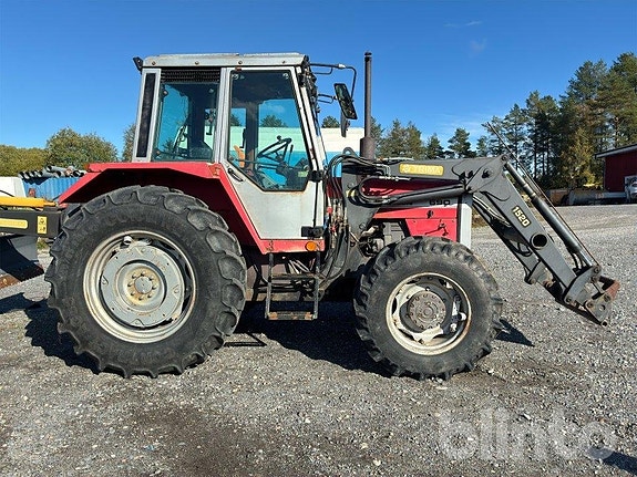 Traktor med lastare MASSEY FERGUSON 690 4WD 4 of 6