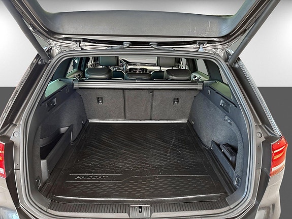 Volkswagen Passat Alltrack 15 of 18