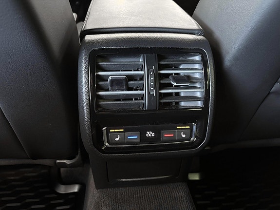 Volkswagen Passat Alltrack 17 of 18