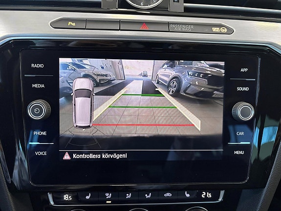 Volkswagen Passat Alltrack 14 of 18