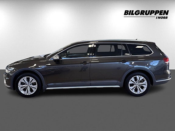Volkswagen Passat Alltrack 5 of 18