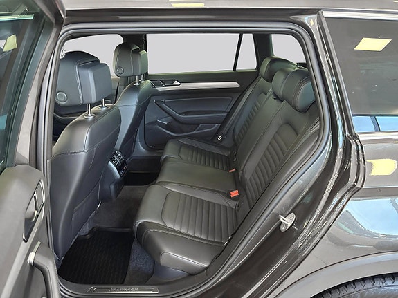 Volkswagen Passat Alltrack 10 of 18