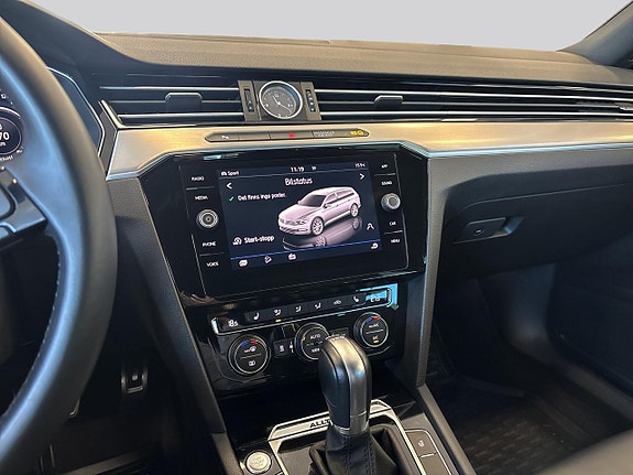 Volkswagen Passat Alltrack 12 of 18