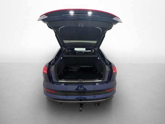 Audi e-tron 11 of 30