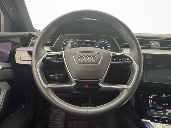 Audi e-tron 25 of 30