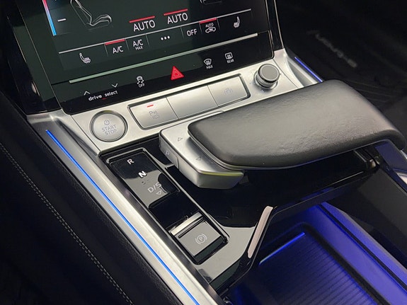 Audi e-tron 28 of 30