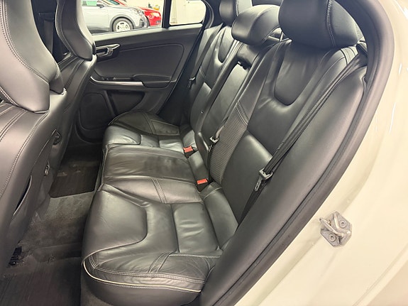Volvo S60 8 of 21