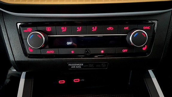 Seat Arona 19 of 20