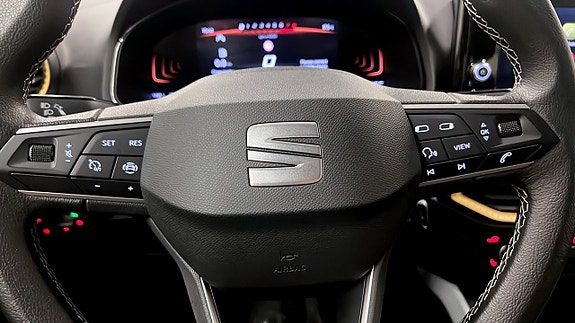 Seat Arona 17 of 20