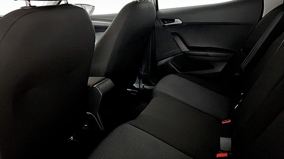 Seat Arona 11 of 18