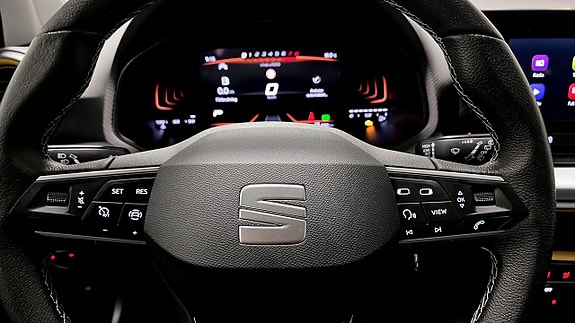 Seat Arona 16 of 18