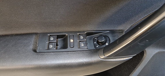 Volkswagen Passat 13 of 20