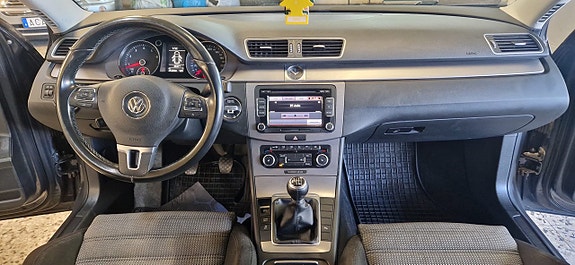 Volkswagen Passat 10 of 20