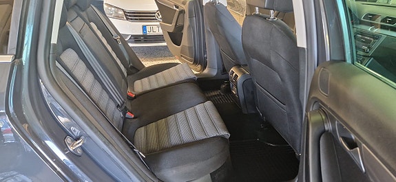 Volkswagen Passat 8 of 20