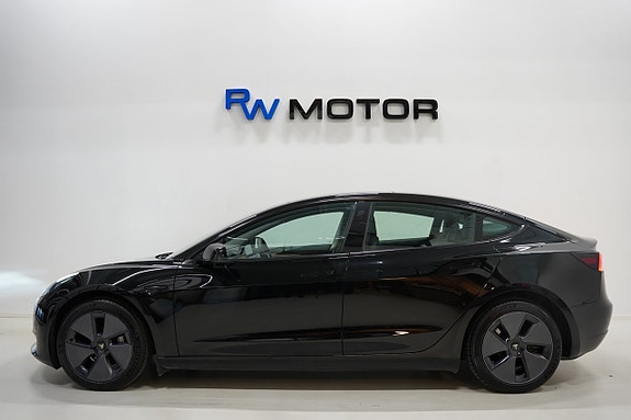 Tesla Model 3 4 of 24