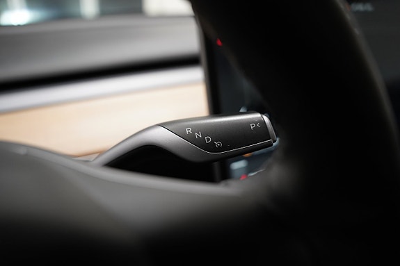 Tesla Model 3 13 of 24