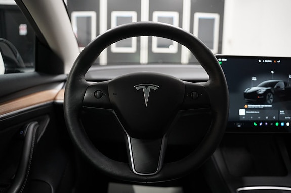 Tesla Model 3 12 of 24