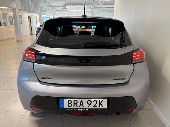 Peugeot 208 5 of 17