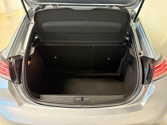Peugeot 208 13 of 17