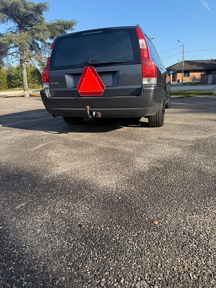 Volvo V70 4 of 8