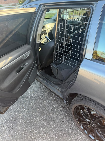 Volvo V70 8 of 8