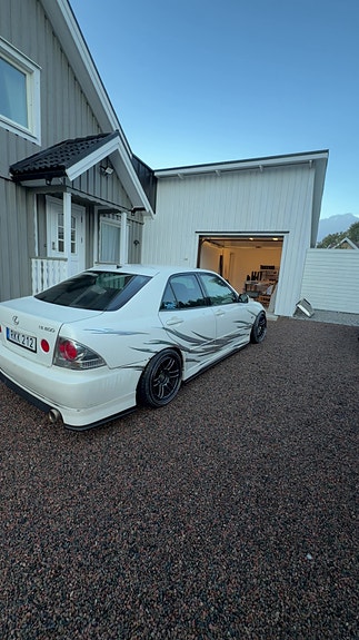 Lexus IS200 5 of 5