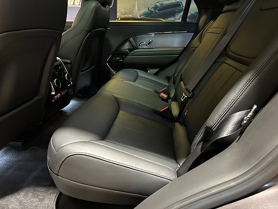 Land Rover Range Rover Sport 3 of 20