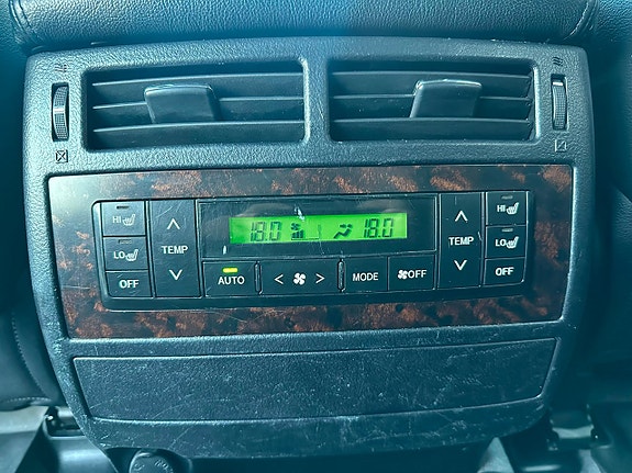 Toyota Land Cruiser 28 of 30