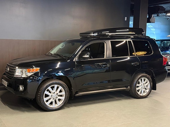 Toyota Land Cruiser 2 of 30