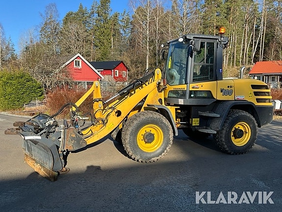 Hjullastare Yanmar V100 med vikplog  och reds 2 of 6